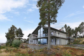 Beautiful & luxury beachfront 3BR villa near Pite Havsbad in Piteå